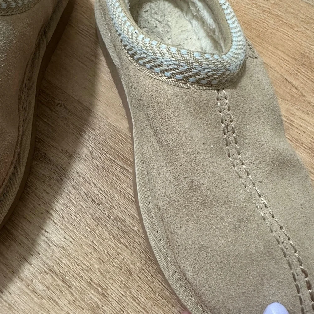 Koolaburra by UGG | Kids Burree Tan Suede‎ Faux Fur Lined Slippers, EU 36/ US 4